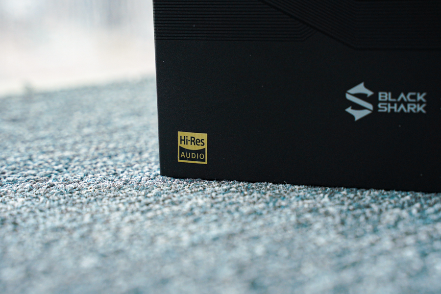 腾讯黑鲨游戏手机3S开箱:风格仍然鲜明,娱乐体验继续提升