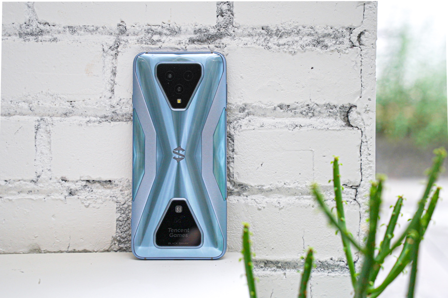 腾讯黑鲨游戏手机3S开箱:风格仍然鲜明,娱乐体验继续提升