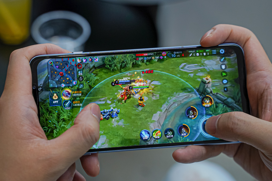 腾讯黑鲨游戏手机3S开箱：风格仍然鲜明，娱乐体验继续提升