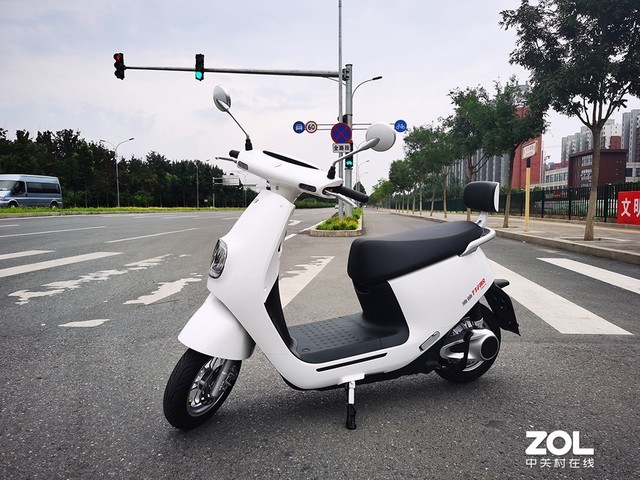 雅迪电动车冠能m9测评,雅迪冠能m8深度评测