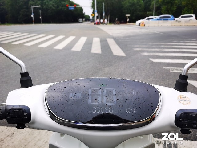 雅迪电动车冠能m9测评,雅迪冠能m8深度评测