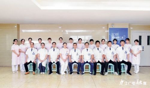 微创腹腔手术切除罕见巨脾,微创腹腔镜摘脾手术