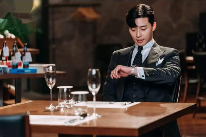 阿玛尼手表女正品官方旗舰店直播,阿玛尼手表送dw手镯