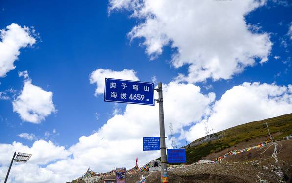 7-8月份甘孜旅游最佳地方,正是赏景好时节