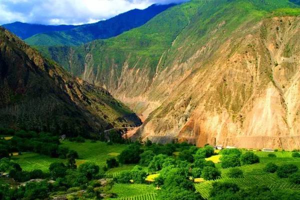 7-8月份甘孜旅游最佳地方,正是赏景好时节