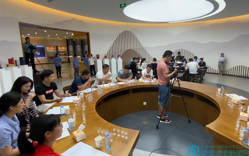 经典景阳春品鉴酒,景阳春经典醇香酒52度