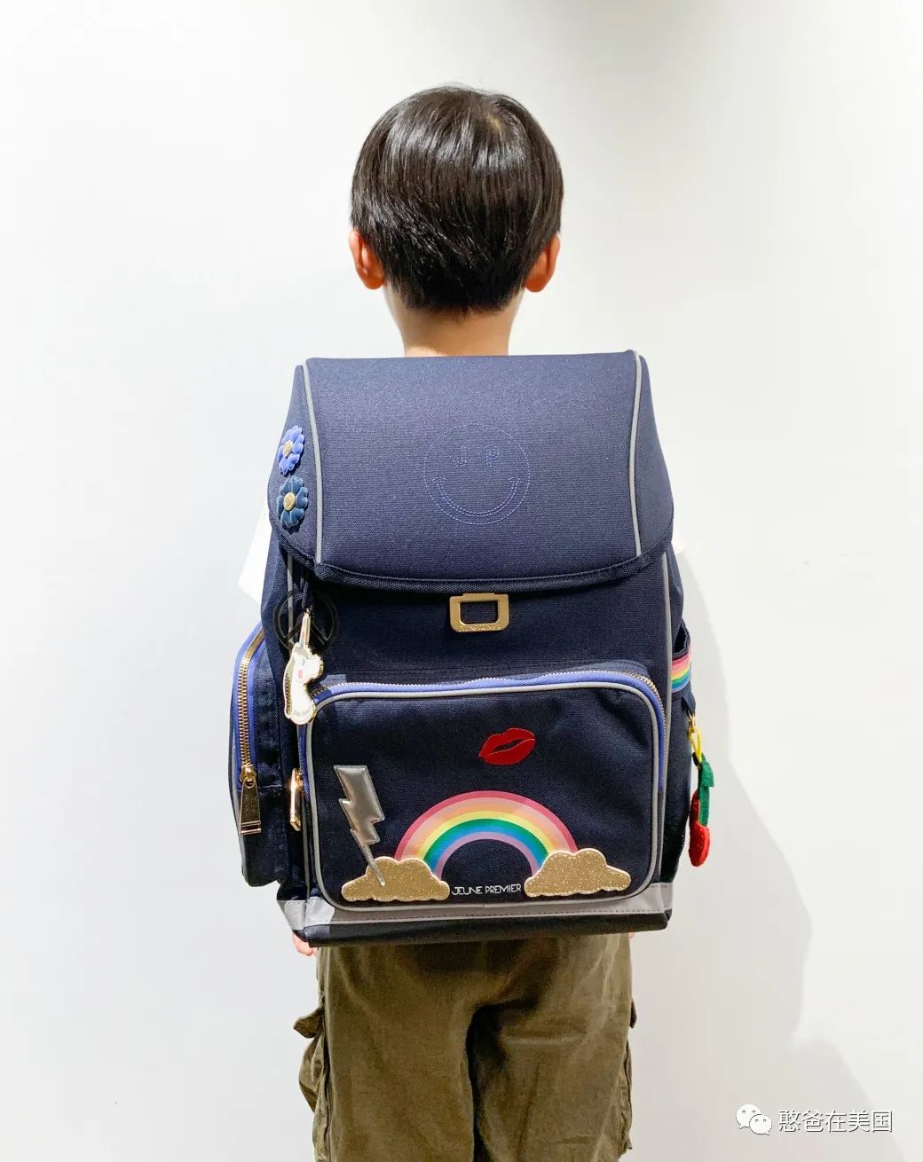 开抢：为了给娃选个好书包，真是费了老大的劲