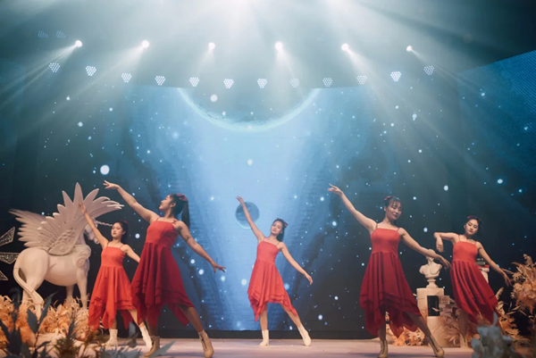 四季变幻,唯爱永恒,盛世开元“花开盛世”主题宴会升级了