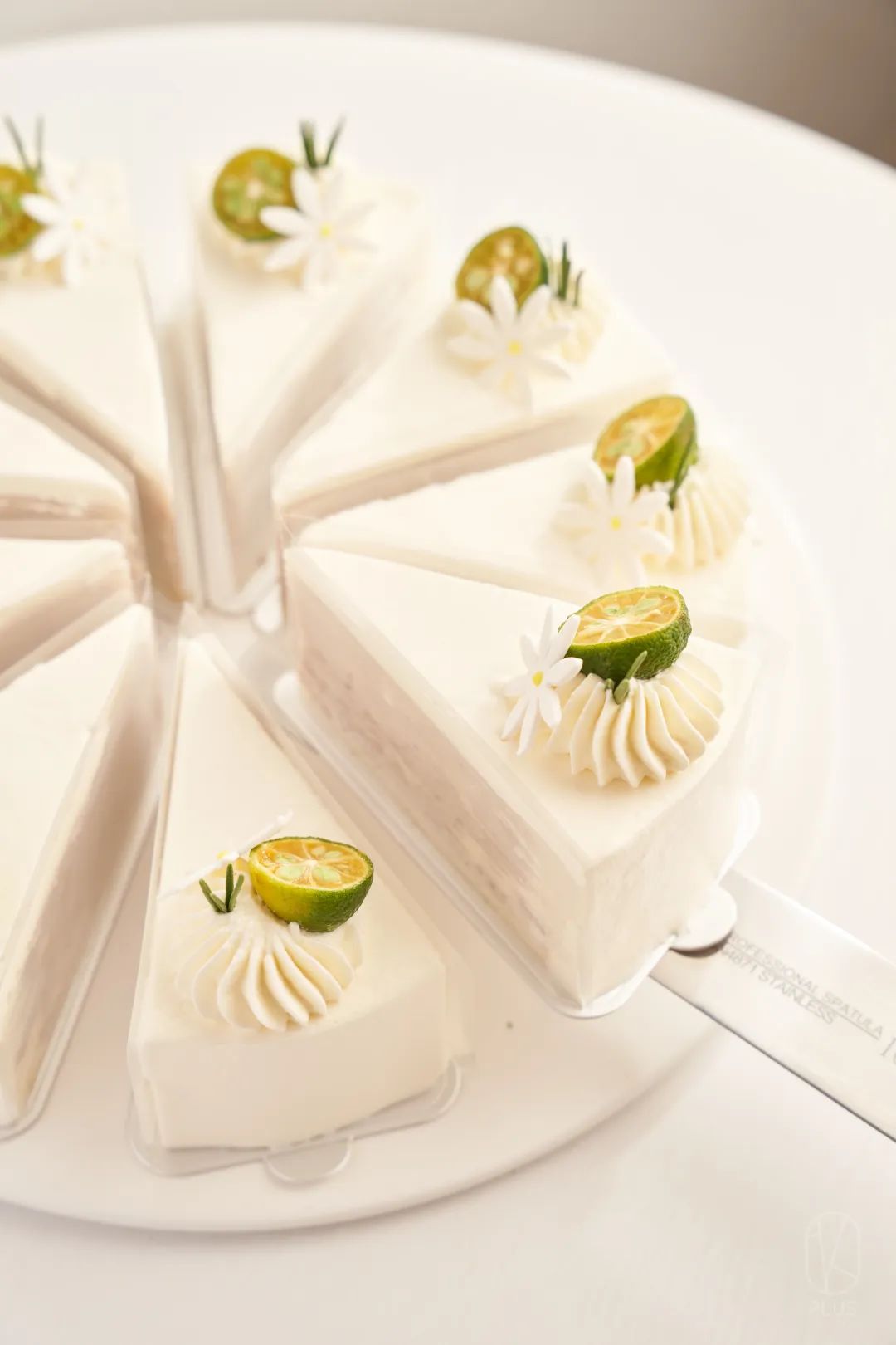 中山北路新开纯白“浪漫满屋”,好口味的千层甜品店,价格仅占某网红L家½…