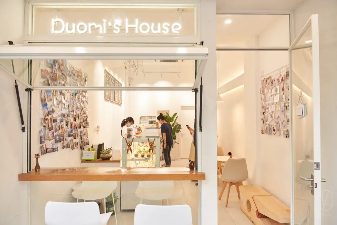 中山北路新开纯白“浪漫满屋”,好口味的千层甜品店,价格仅占某网红L家½…