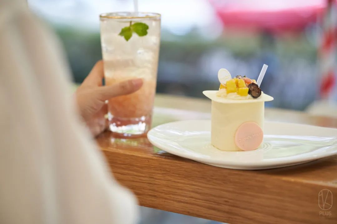 中山北路新开纯白“浪漫满屋”,好口味的千层甜品店,价格仅占某网红L家½…