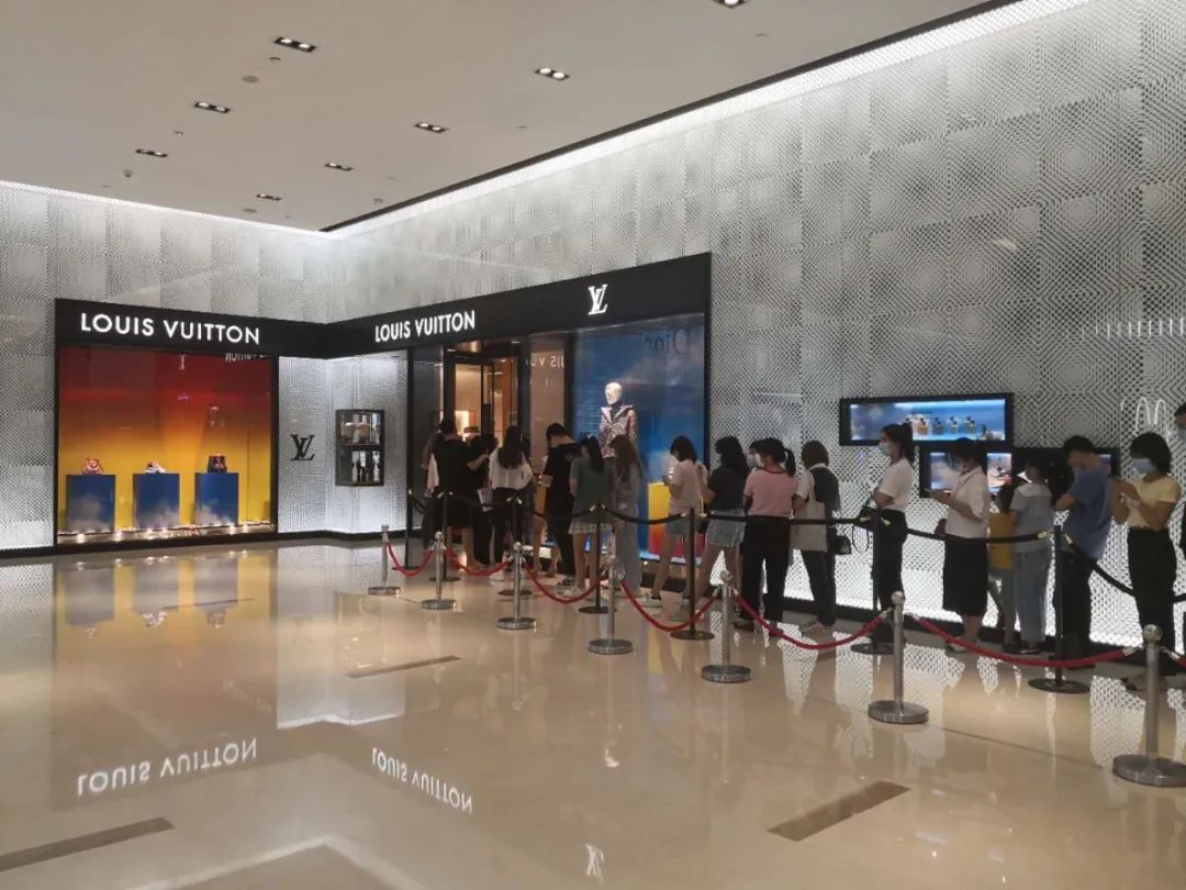 实探成都疫情,在疫情期间奢侈品lv怎么崛起