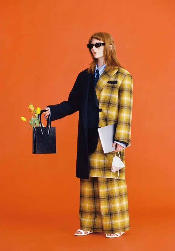 人人在线、万物互联的今天，我们为什么还要去逛买手店