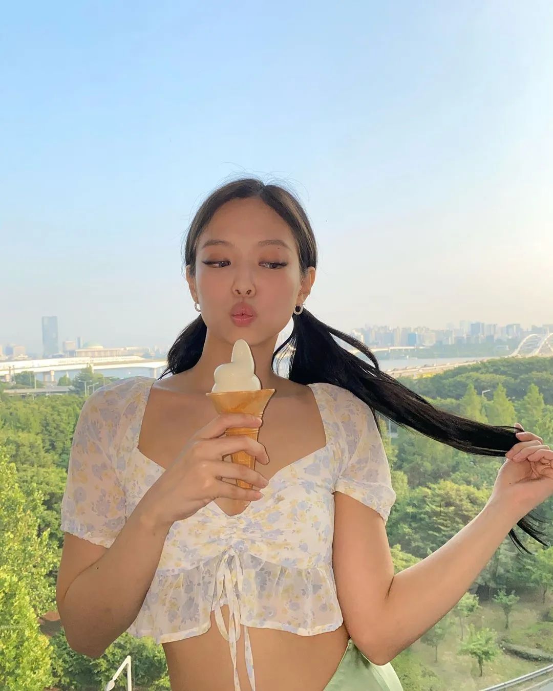 jennie凭什么被称为人间香奈儿,jennie身材五五分人间香奈儿