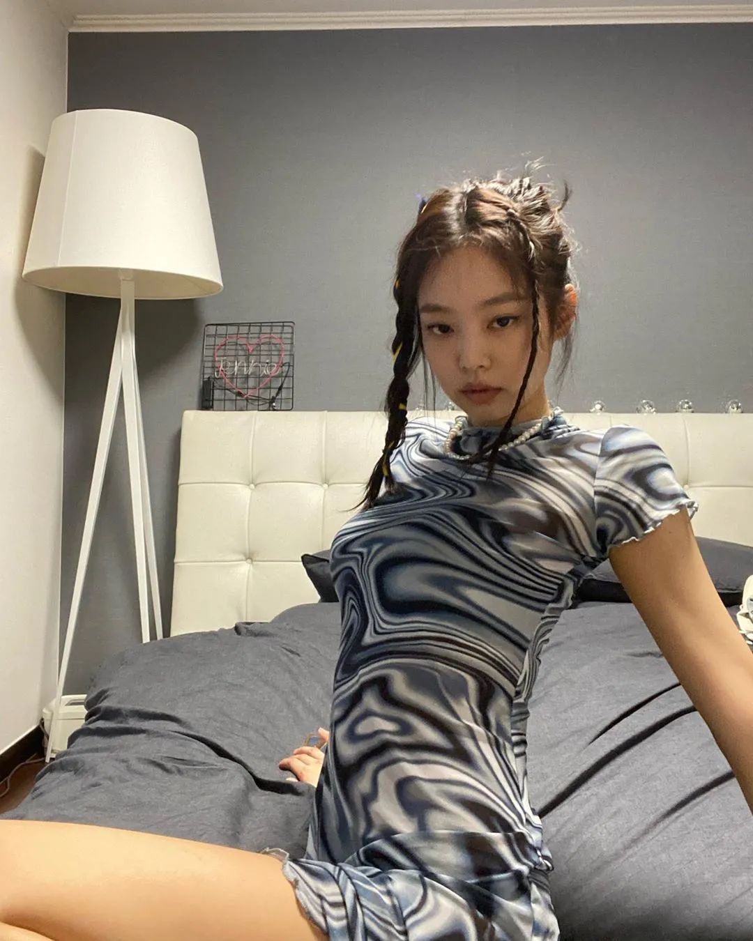 jennie凭什么被称为人间香奈儿,jennie身材五五分人间香奈儿