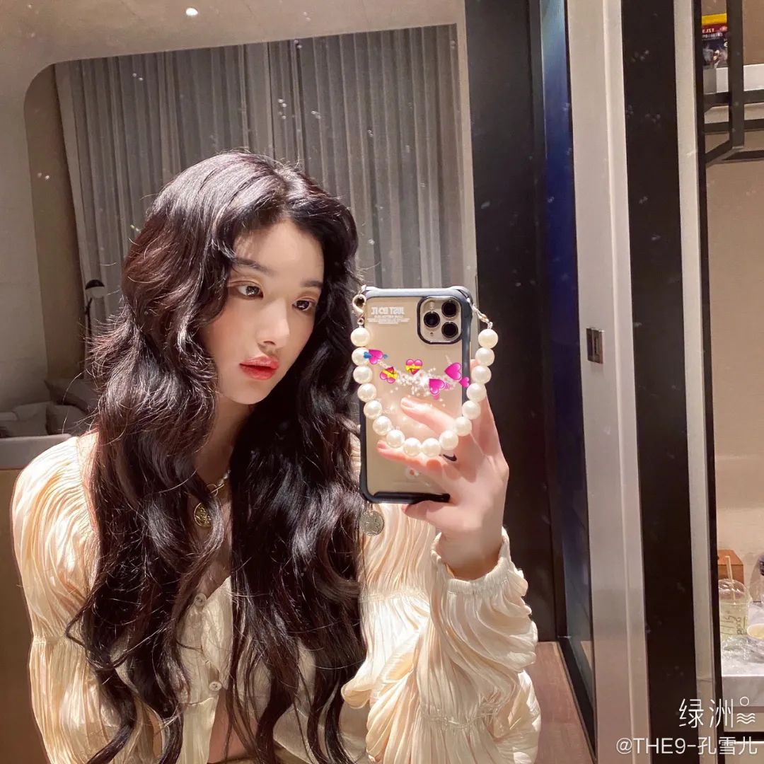 什么颜色发色显白又低调,染什么发色显白又好看又有气质