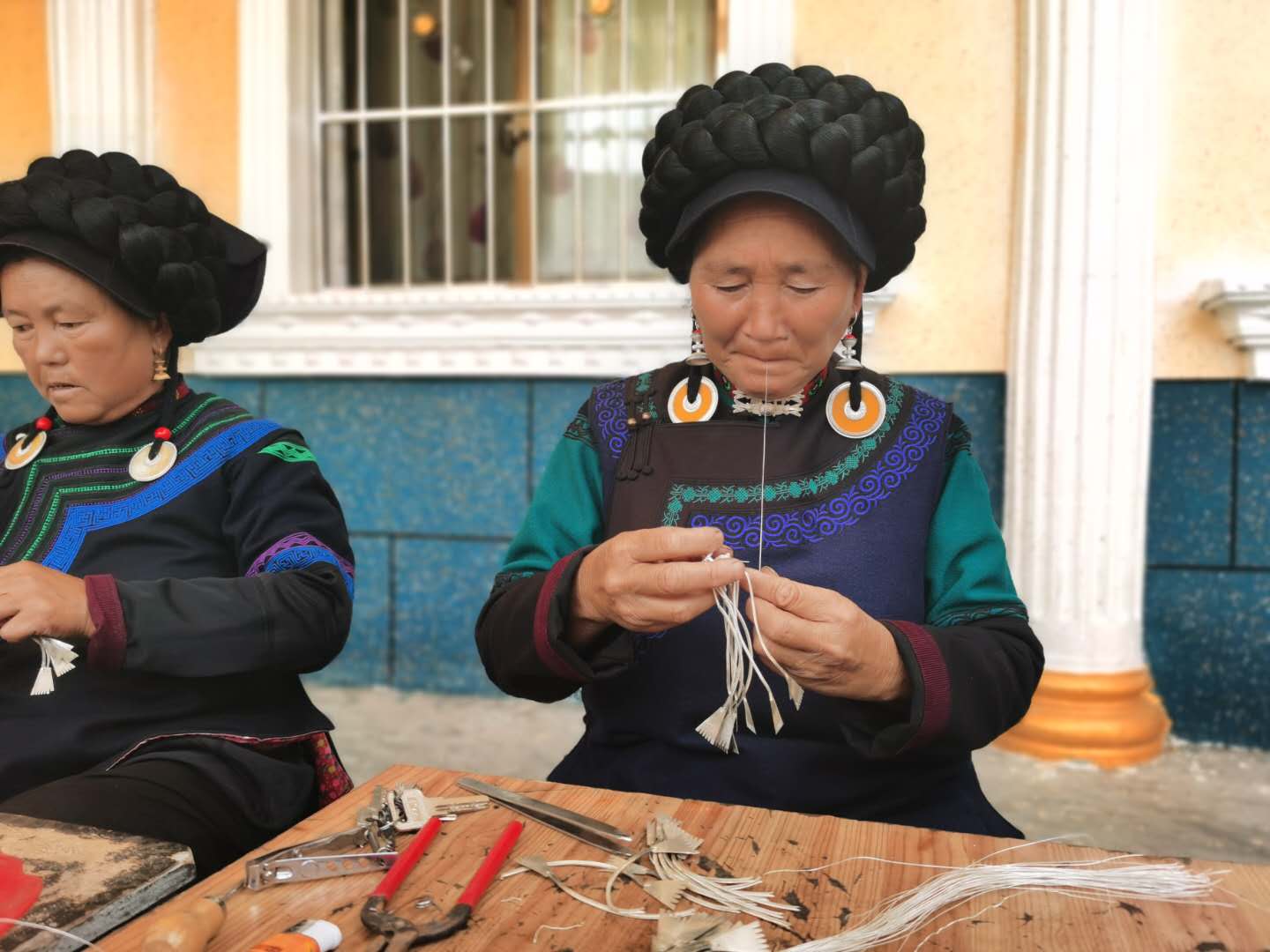 督战未摘帽贫困县⑤“只要有彝族的地方就有瓦曲银饰”