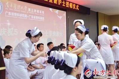 护士服颜色代表的含义,护士服的颜色代表什么