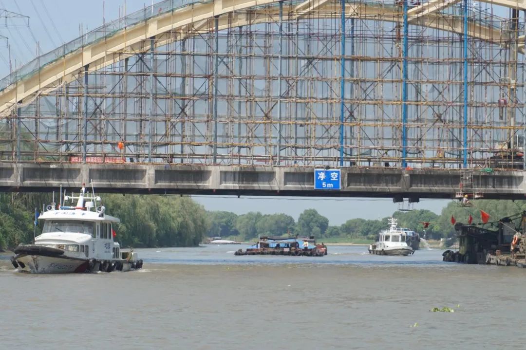 江阴：“浪里白条”筑防线，水上安全伴你行