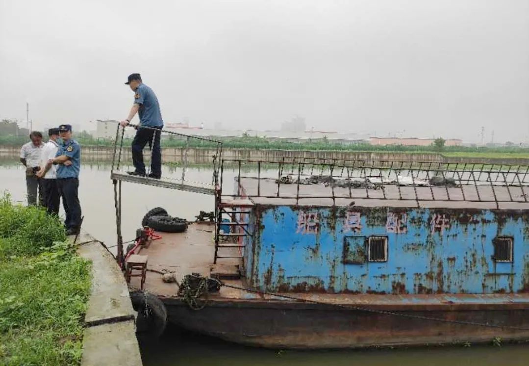 江阴：“浪里白条”筑防线，水上安全伴你行