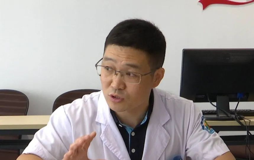 8岁男孩晚上都要吃饭,8岁男孩总是吃一碗饭正常吗