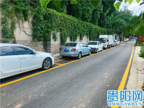 贵阳经开区七中分校支路：“烂泥沟”变“惠民路”颜值功能双提升