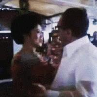 买下莫奈的睡莲，命令飞机掉头，她的快乐我们不懂……