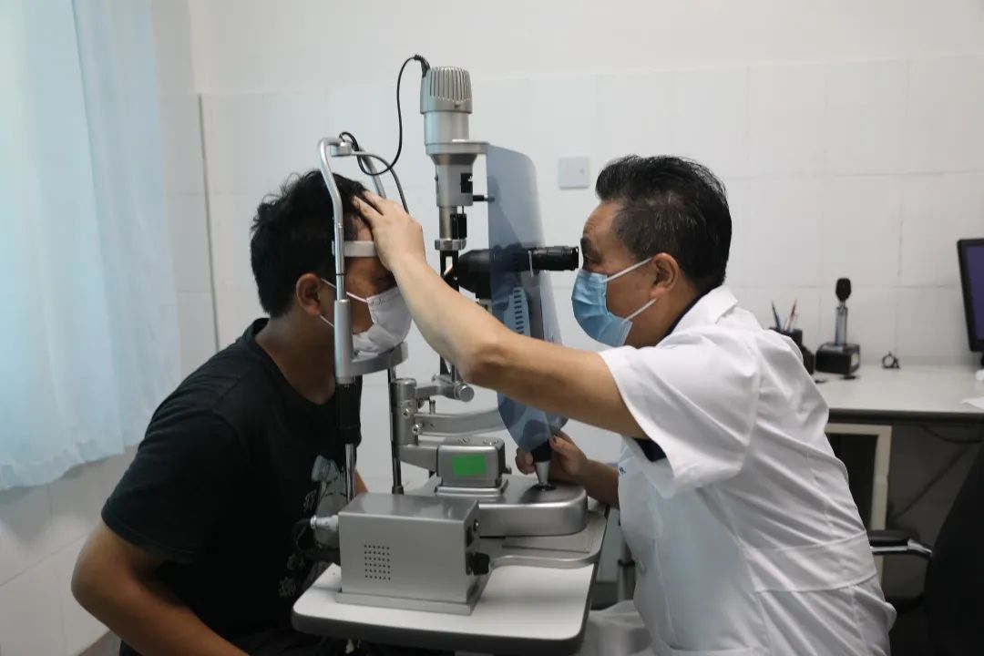 近视患者福音!全飞秒激光手术设备入驻衢江……