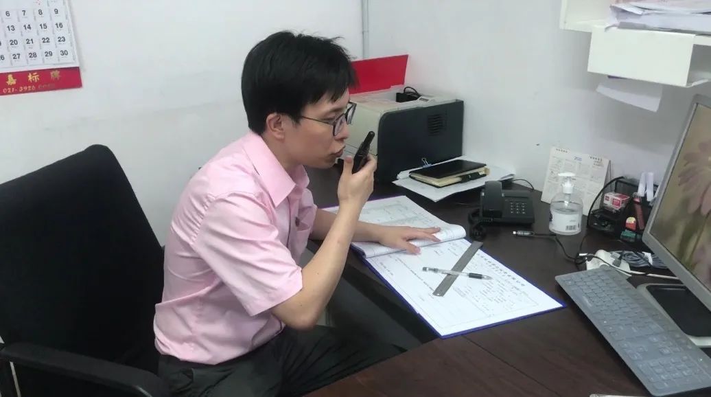 站长!再来一杯糖水【早高峰先后两名乘客突发低血糖】地铁站糖水抢手