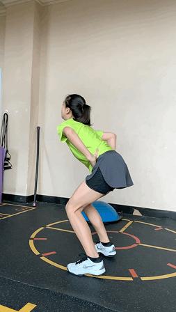 健身女孩走红,美少女健身最火视频