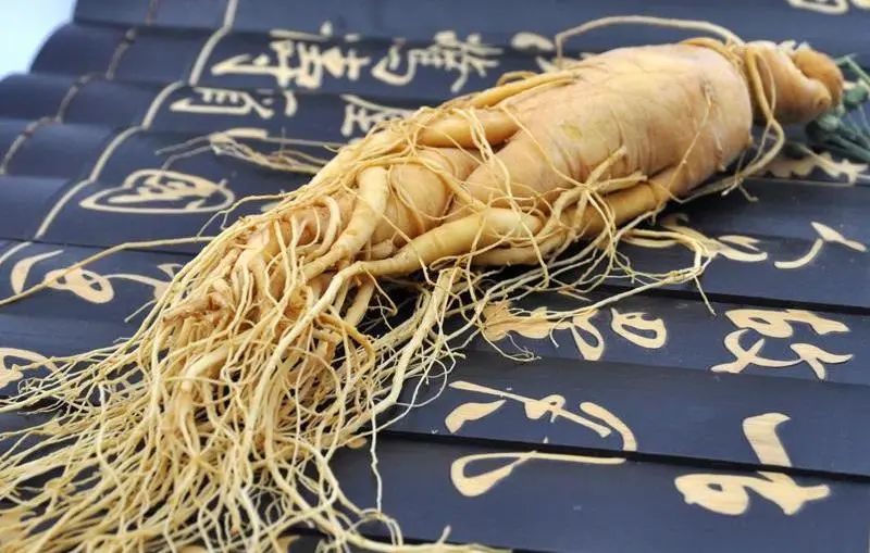 60岁没眼袋方法,教你一招去眼纹