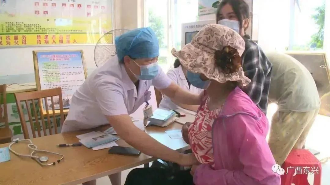 一下放倒5个人,一下吃了大半个榴莲对身体好吗