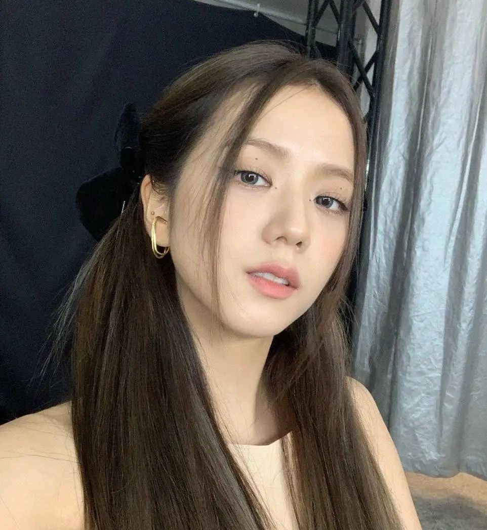 BAO美啦｜在脸上怒点七颗痣，金晨老师真的有颜任性...