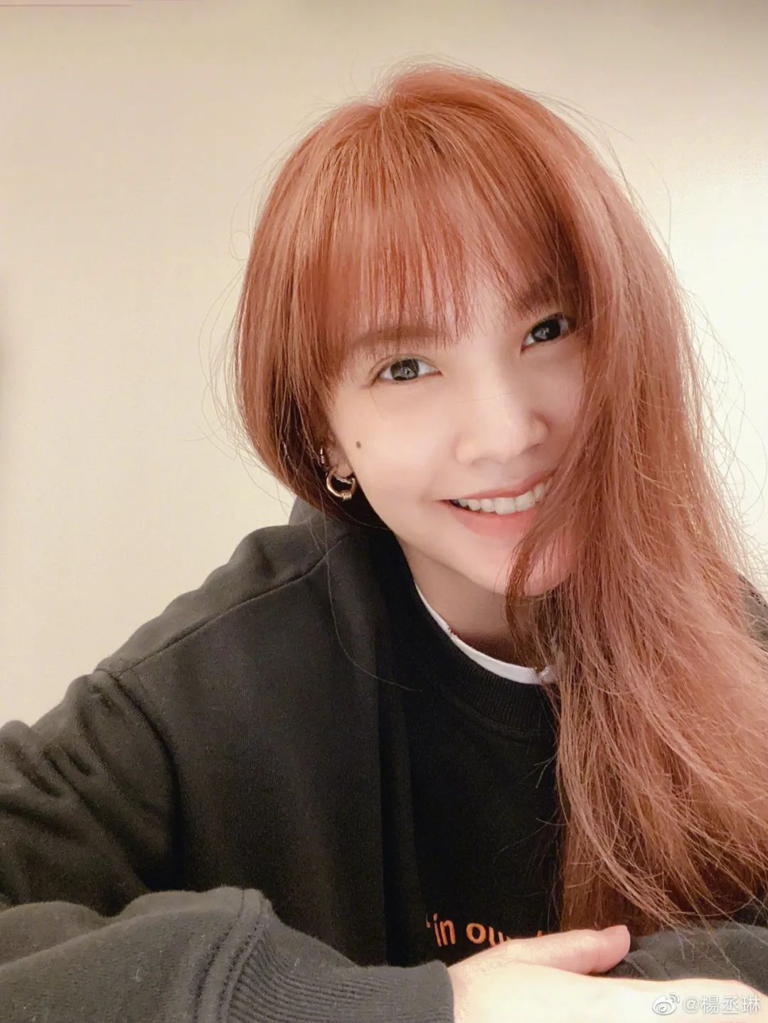 BAO美啦｜在脸上怒点七颗痣，金晨老师真的有颜任性...