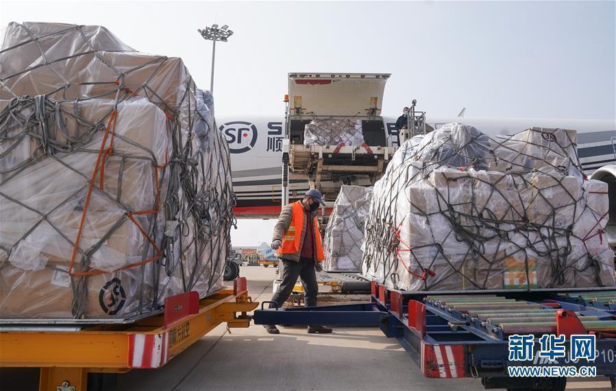 人民日报刊发中国抗击新冠肺炎疫情全纪实：同舟共济战“疫”记