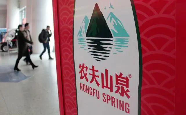 钟睒睒3650亿身价,钟睒睒媒体发布会