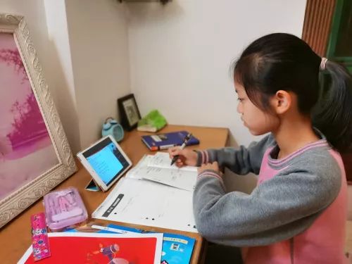 蓝光眼镜能防止小孩看手机,孩子爱看手机戴个防蓝光眼镜