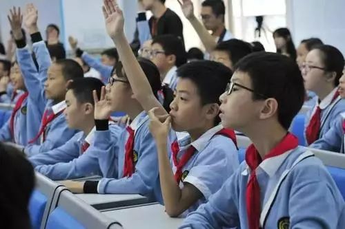 蓝光眼镜能防止小孩看手机,孩子爱看手机戴个防蓝光眼镜