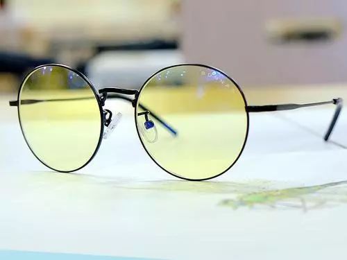 蓝光眼镜能防止小孩看手机,孩子爱看手机戴个防蓝光眼镜