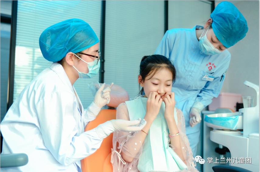 这个周末一起去看电影怎么样,这个周末要一起去游乐园吗