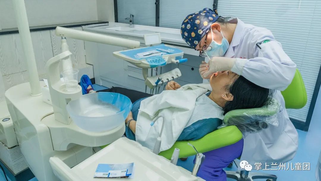 这个周末一起去看电影怎么样,这个周末要一起去游乐园吗