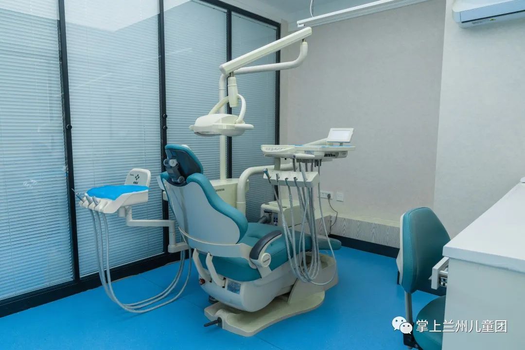 这个周末一起去看电影怎么样,这个周末要一起去游乐园吗