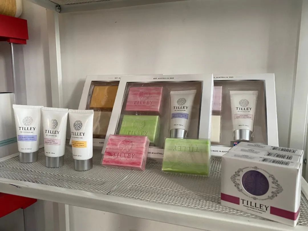 一百多的进口产品,几十万件大量积压原单