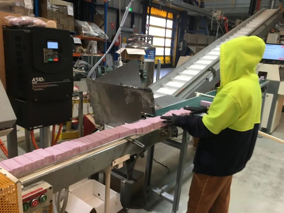 一百多的进口产品,几十万件大量积压原单