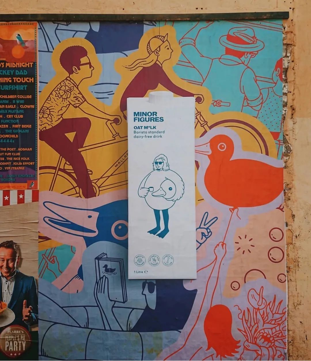 跟着小人物创意快闪打卡15家广州深圳咖啡店，1元换购燕麦奶+限量英伦奶瓶