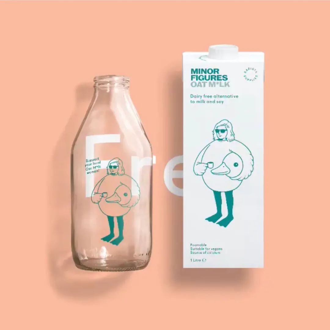 跟着小人物创意快闪打卡15家广州深圳咖啡店，1元换购燕麦奶+限量英伦奶瓶