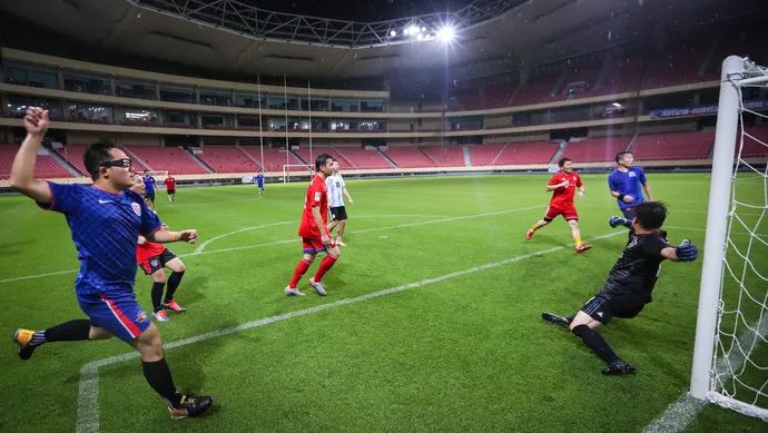 虹口踢一次球多少钱,上海踢一场足球要多少钱