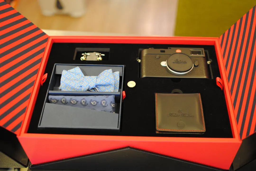 在《信条》里被“嘲”的BrooksBrothers,曾经有多狠