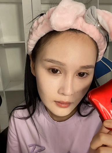 赵本山双眼皮,赵本山女儿素颜直播曝光真实颜值