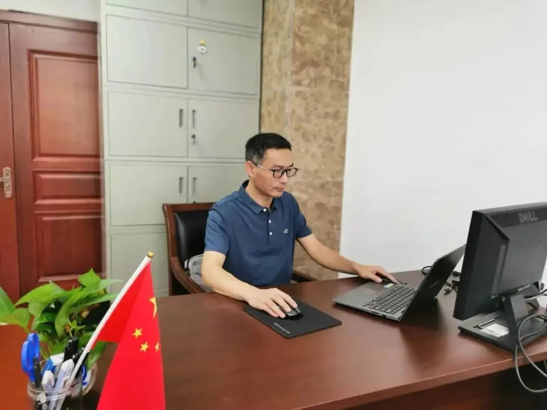 松江这些优秀教师获表彰！有你认识的吗？为他们点赞！